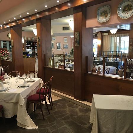 Hotel Ristorante La Lanterna Castelnuovo di Garfagnana Ngoại thất bức ảnh