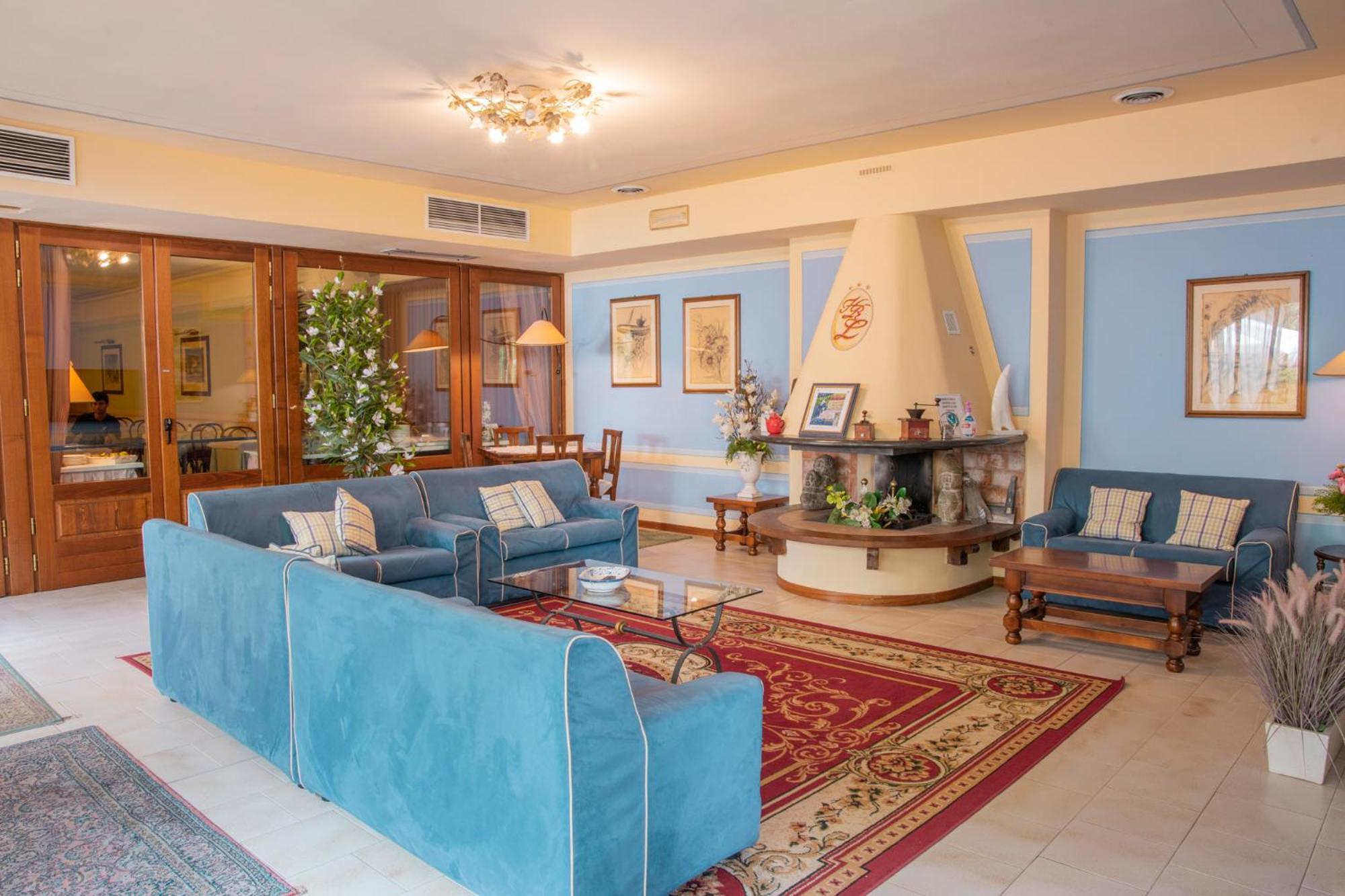 Hotel Ristorante La Lanterna Castelnuovo di Garfagnana Ngoại thất bức ảnh