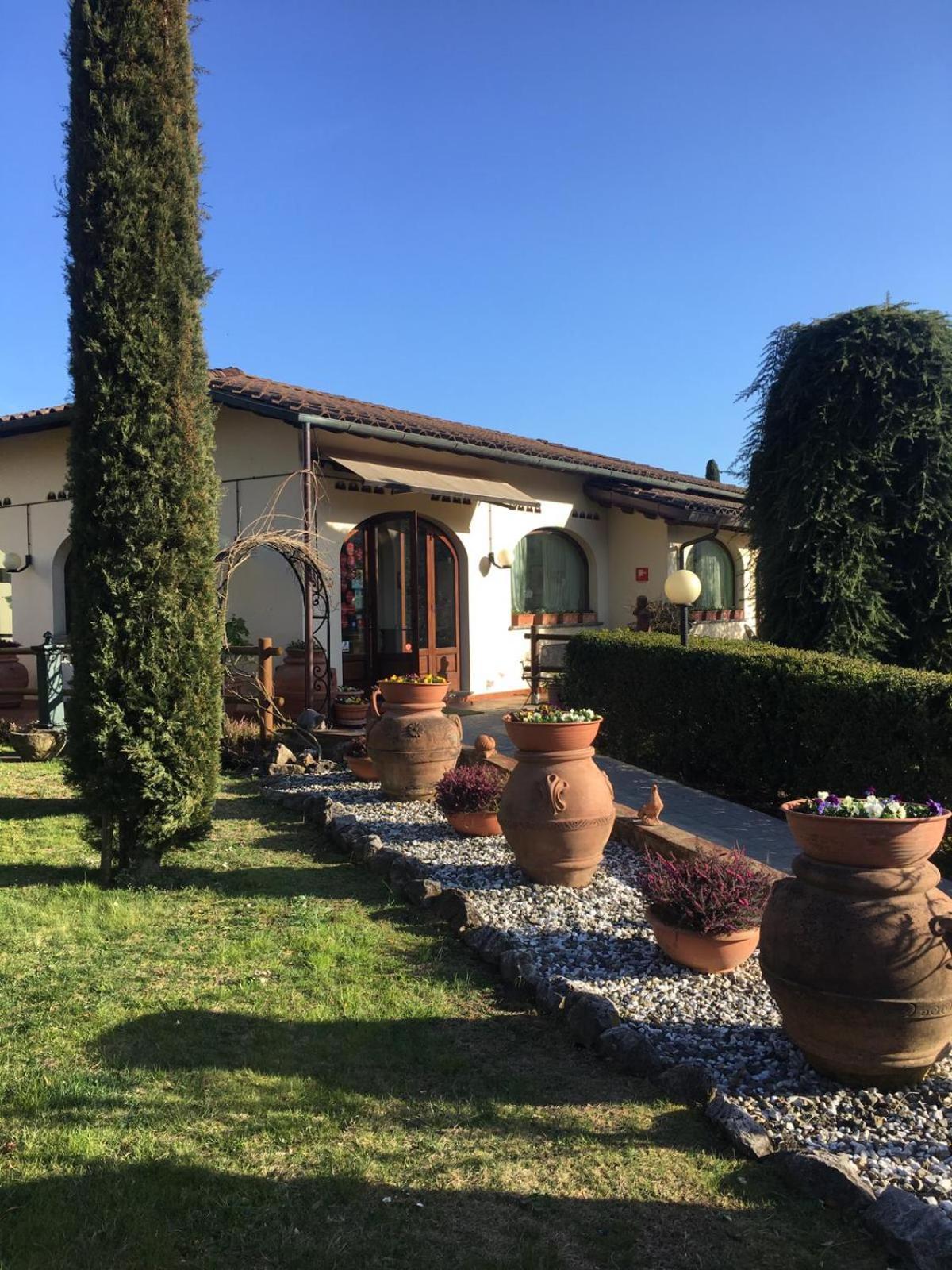 Hotel Ristorante La Lanterna Castelnuovo di Garfagnana Ngoại thất bức ảnh