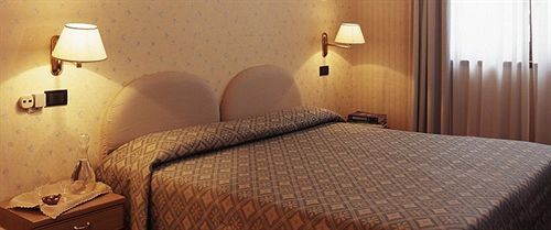 Hotel Ristorante La Lanterna Castelnuovo di Garfagnana Ngoại thất bức ảnh